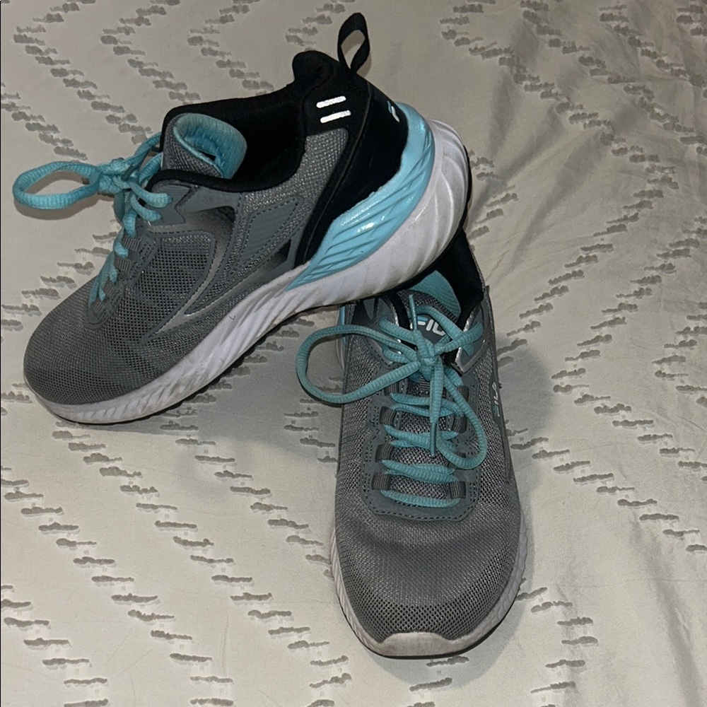 EUC Fila Women's Windspeed Athletic Running Shoes Black and Teal 7